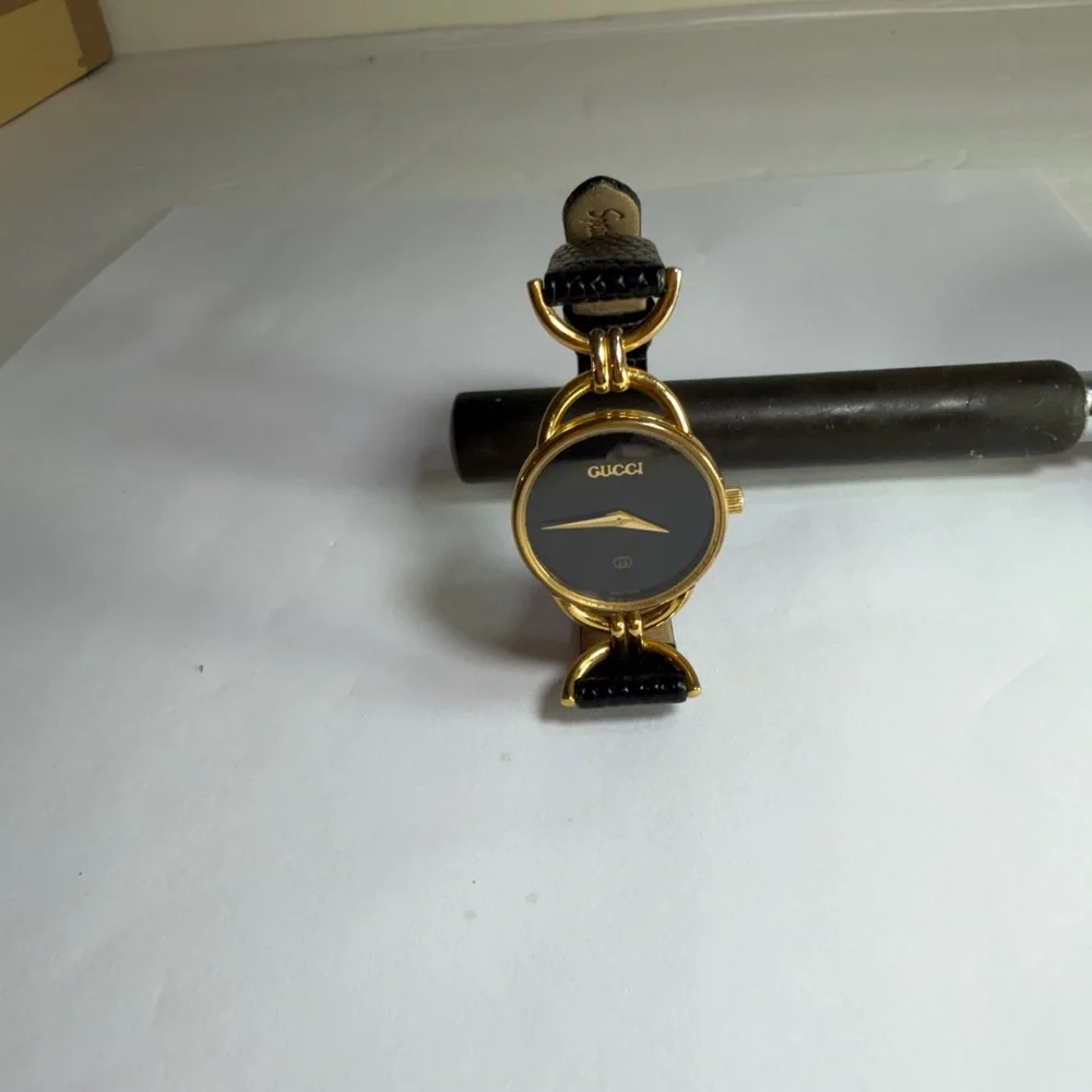 GUCCI VINTAGE 6000L Black & Gold Leather Strap Watch - Picture 10 of 11